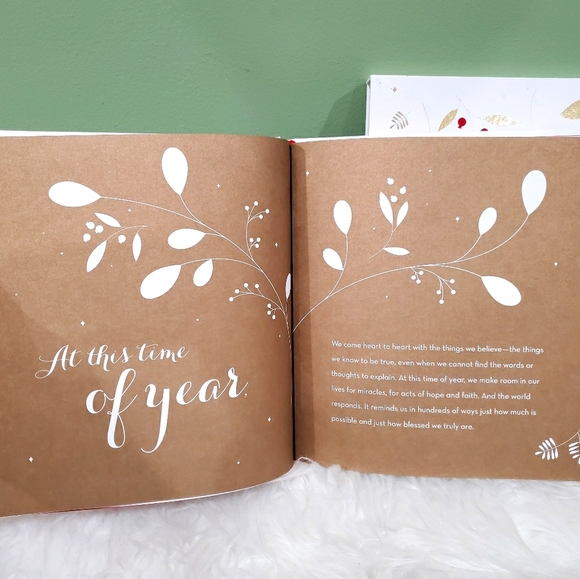 Hallmark Christmas keepsake memory book - Picture 9 of 11